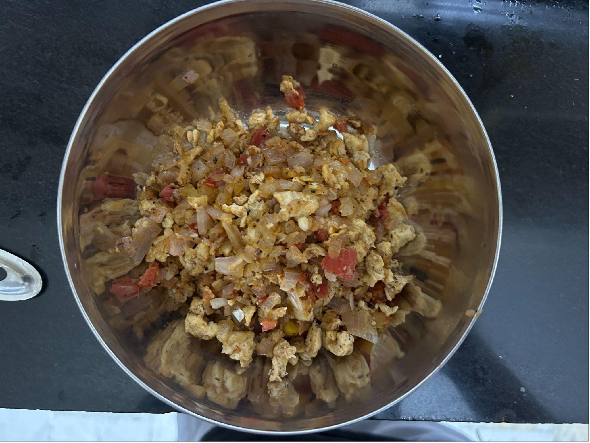 インドの手作りエッグブルジー